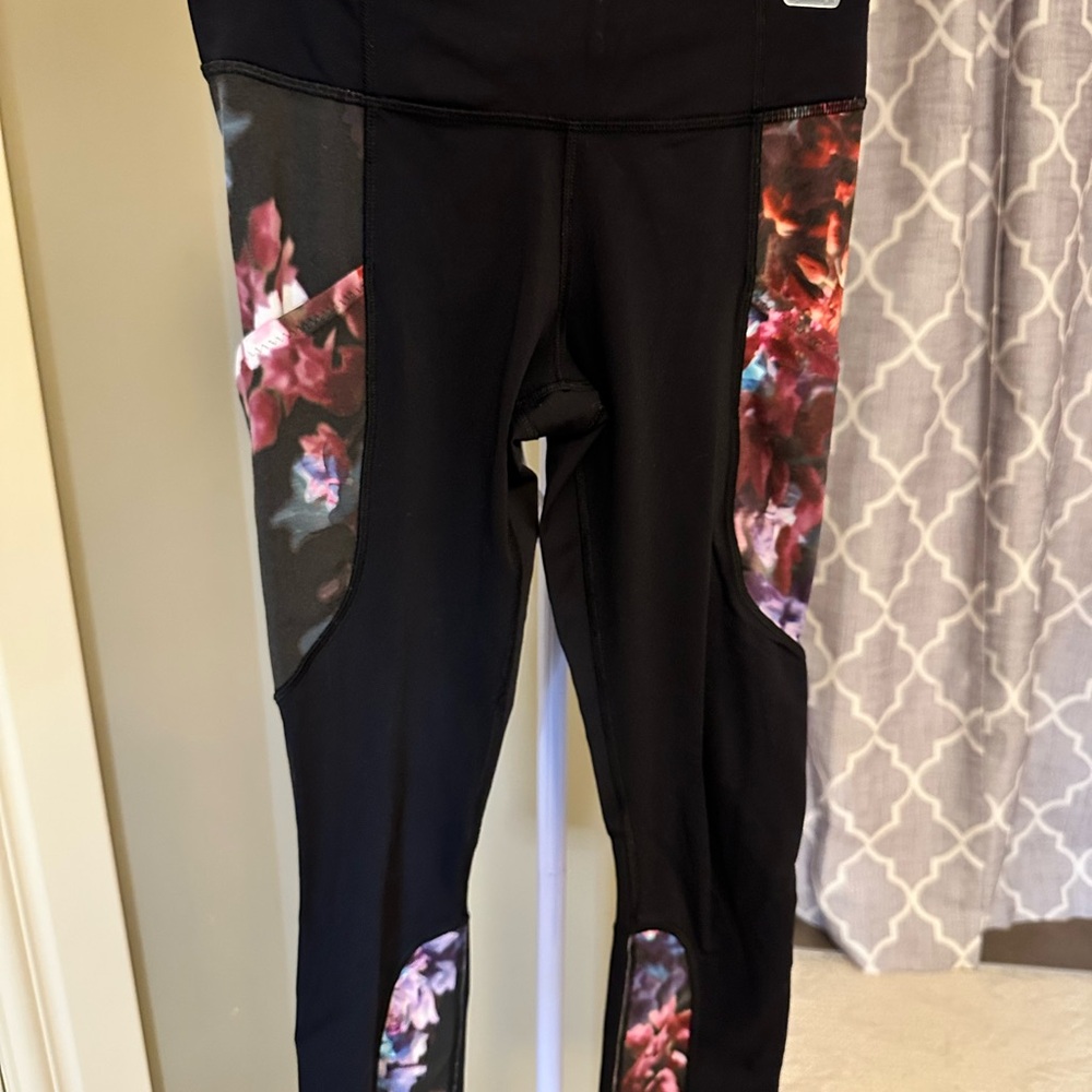 Lululemon Athletica Black Floral Cropped Pants